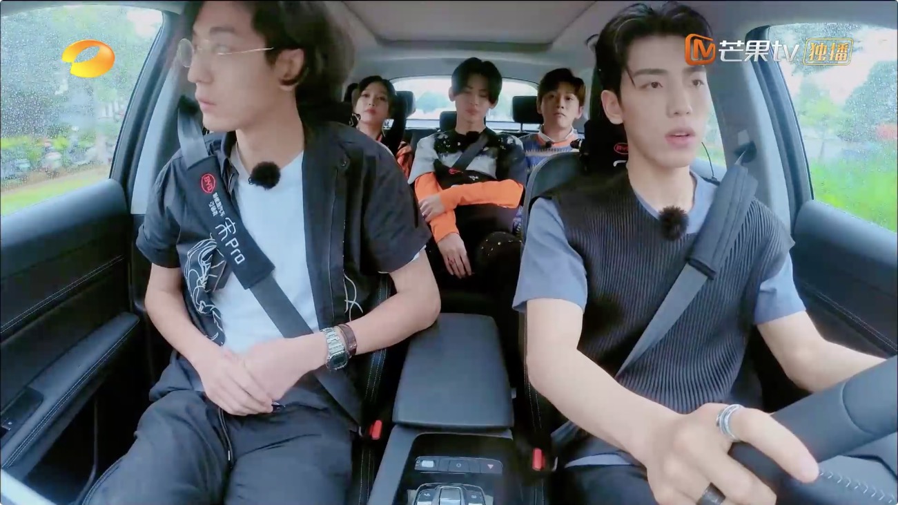 周深代言的车,周深的座驾