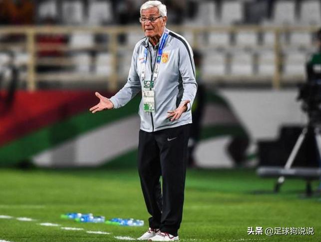 国足战沙特裁判被曝,中国足球主裁出示红牌