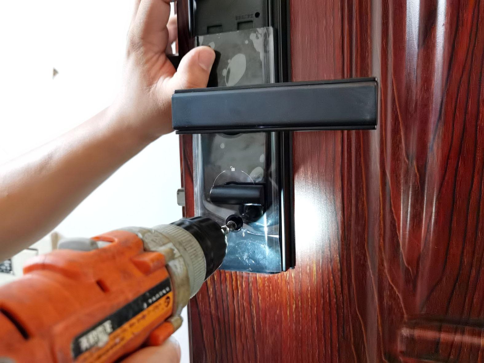 没带钥匙智能门锁,没带钥匙有办法开锁嘛