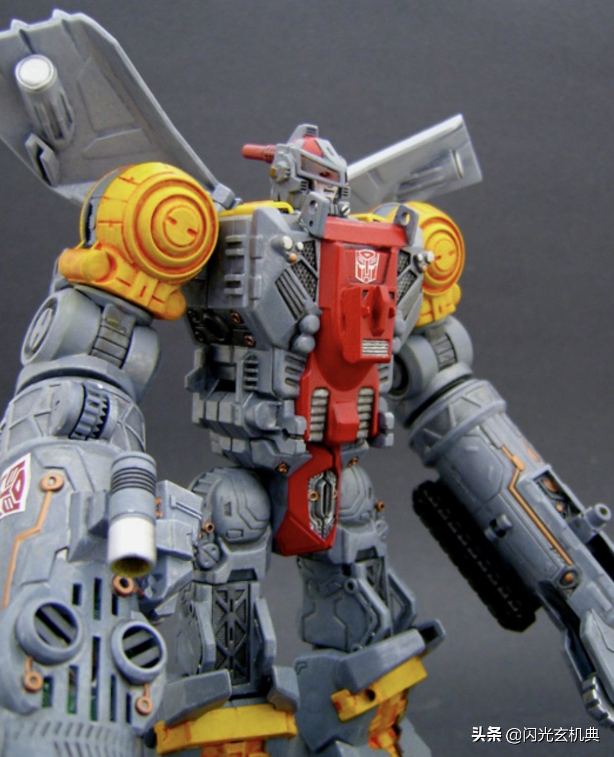 变形金刚动画人物及图片,变形金刚里的塞伯坦变身