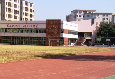 肇庆市成绩斐然的四所高中，重本率最高，堪称肇庆最强门面高中