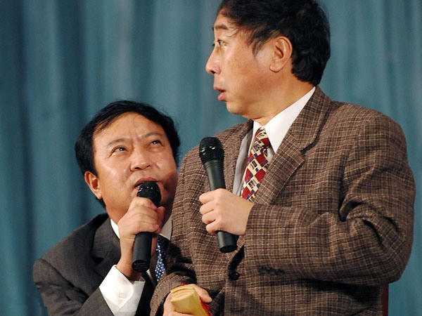 “晚景凄凉”的牛群：给冯巩磕头，58岁和妻子离婚，64岁跳水晕厥