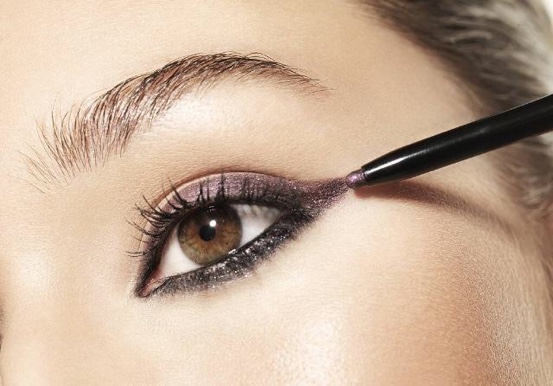 眼线液笔画眼线晕妆怎么办,眼线晕妆怎么办教你一招