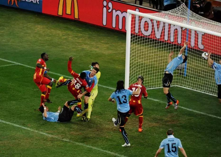 国际足联最新颁布足球竞赛规则,国际足联足球竞赛规则2023全文