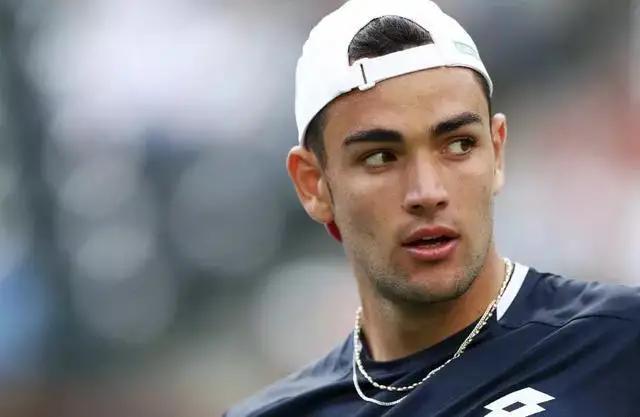 王权交接:95后疯狂抢班,属于费纳德的时代已经结束?