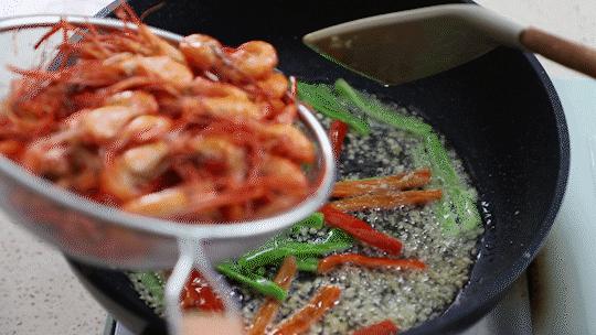 油爆虾的正确做法,油爆虾做法喜欢的朋友不要错过