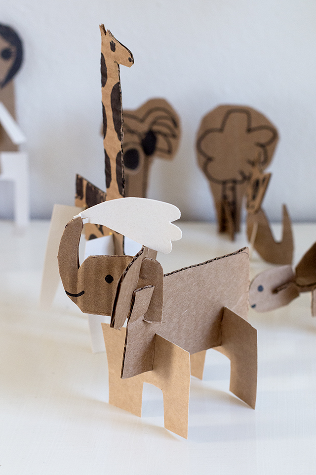 废纸箱这么玩，锻炼孩子的手脑，发挥无穷想象力！（纸模免费领）