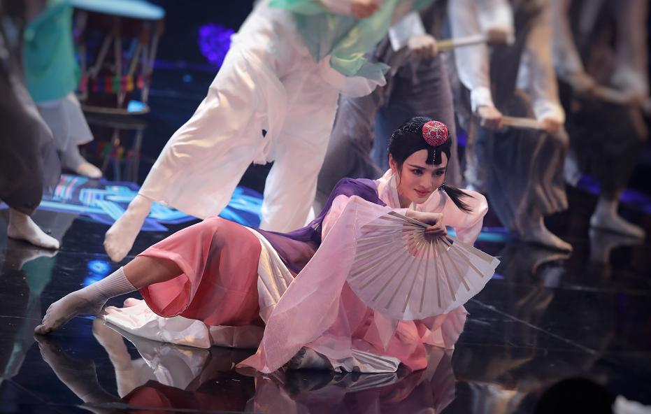 《这就是街舞》朝鲜族舞蹈，在韩网热议被骂，韩国人长长见识吧