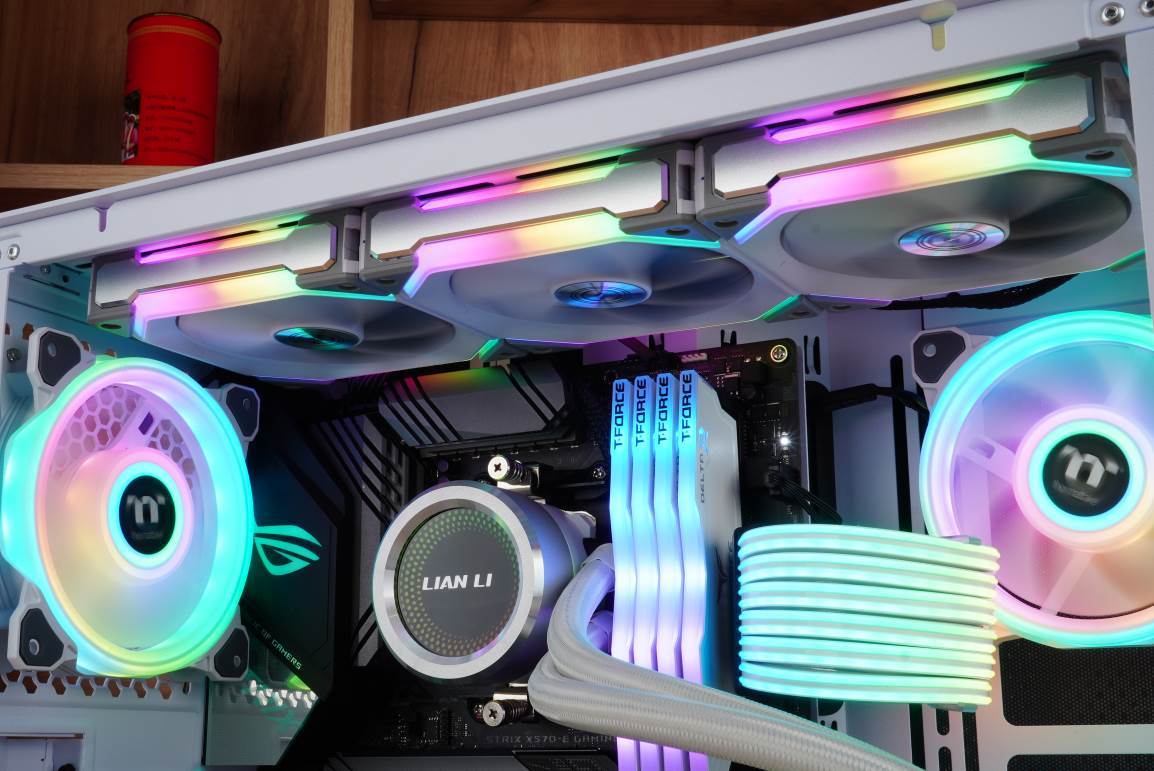 联力包豪斯mini机箱大小,联力包豪斯mini能横装吗