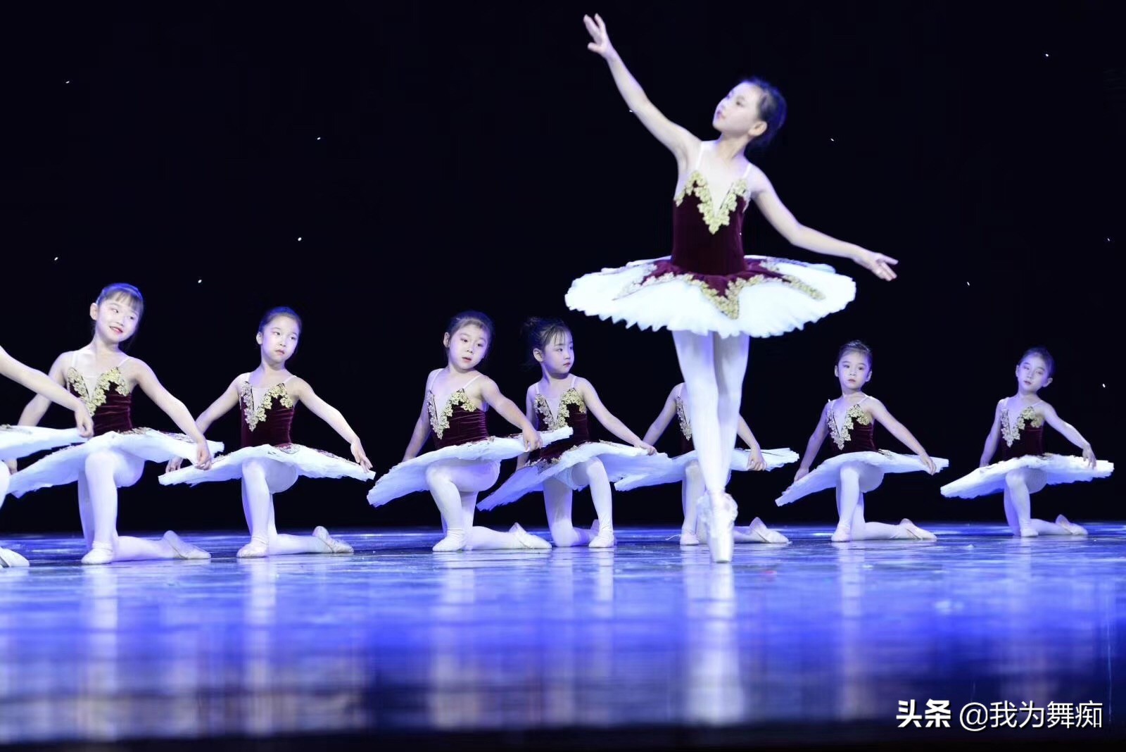 祝贺美若舞蹈小天使获阳光灿灿花儿朵朵金奖,荣誉是成绩的见证