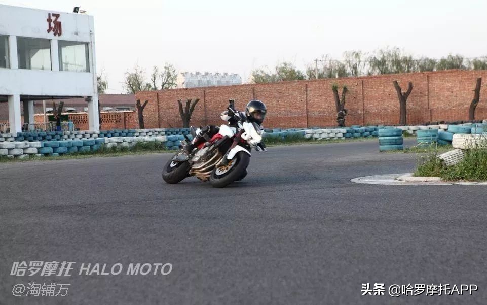 贝纳利752和石缸黄龙600哪个值得买,24年新款贝纳利黄龙600测评