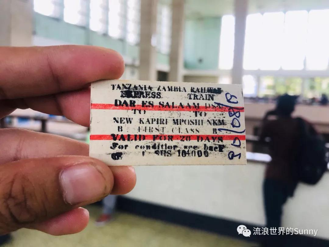 流浪非洲，乘坐中国援建火车去赞比亚，满满的亲切