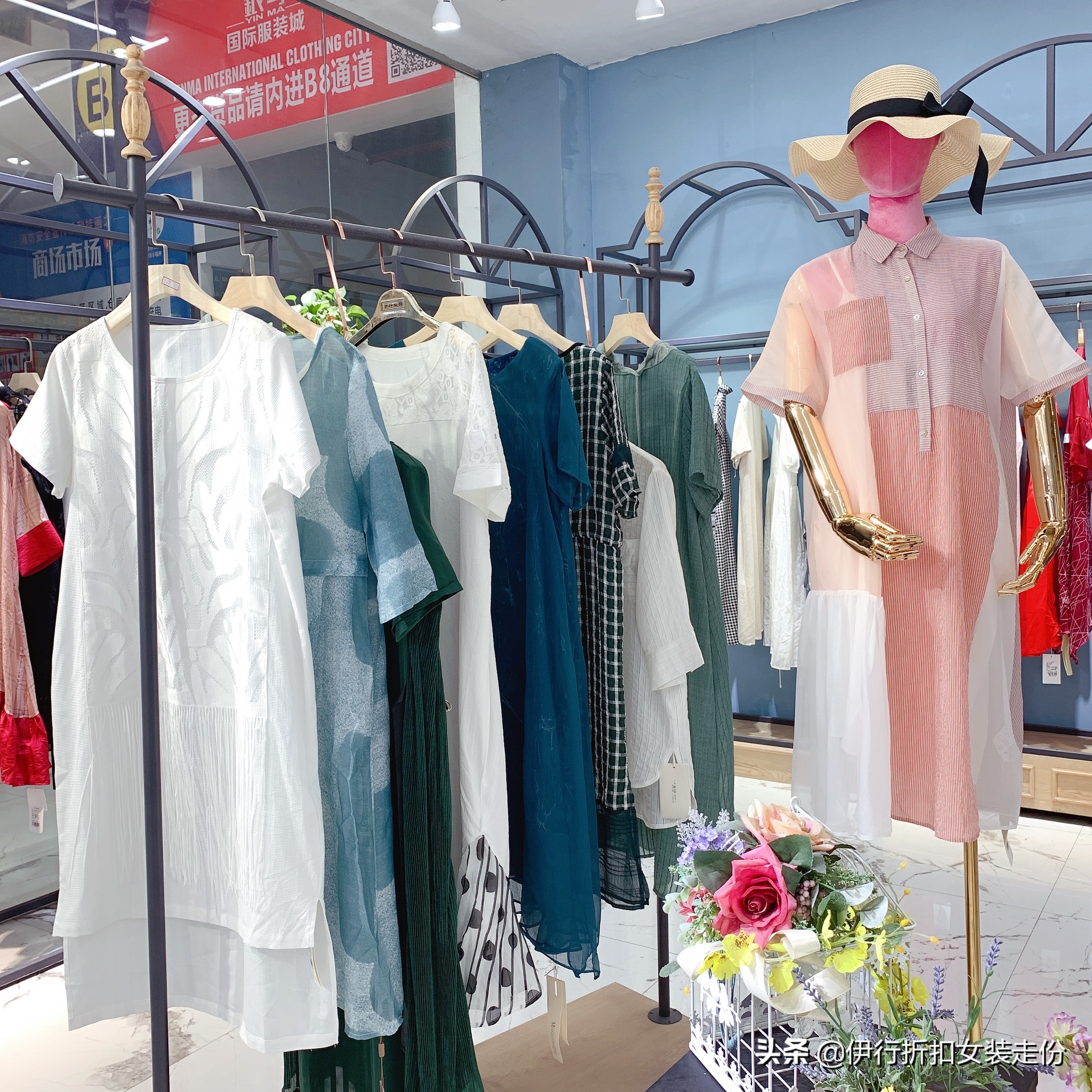 服装尾货批发一手货源怎么找,网红服装货源哪里进货