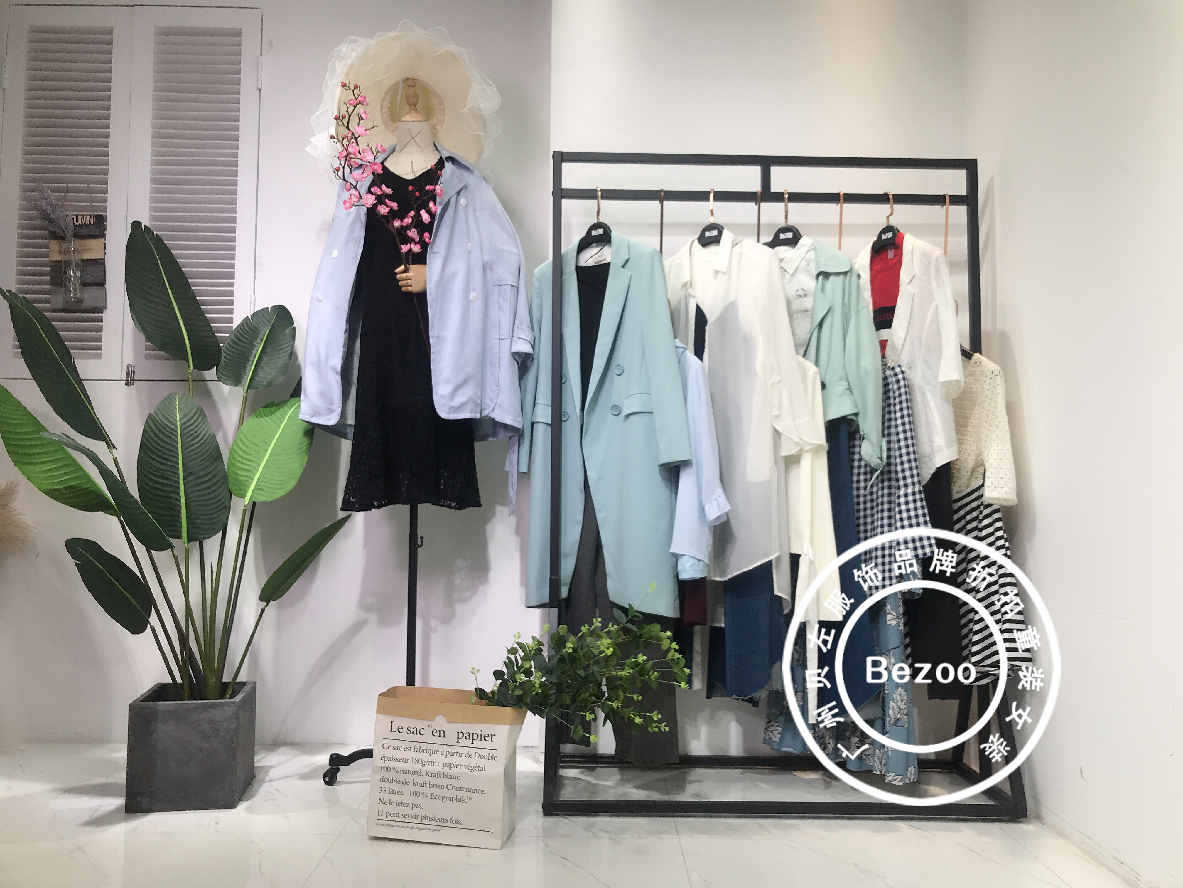 三彩的衣服最新款,三彩秋季新款实体店