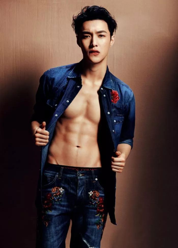 亲爱的热爱的韩商言腹肌,韩商言露出全部腹肌