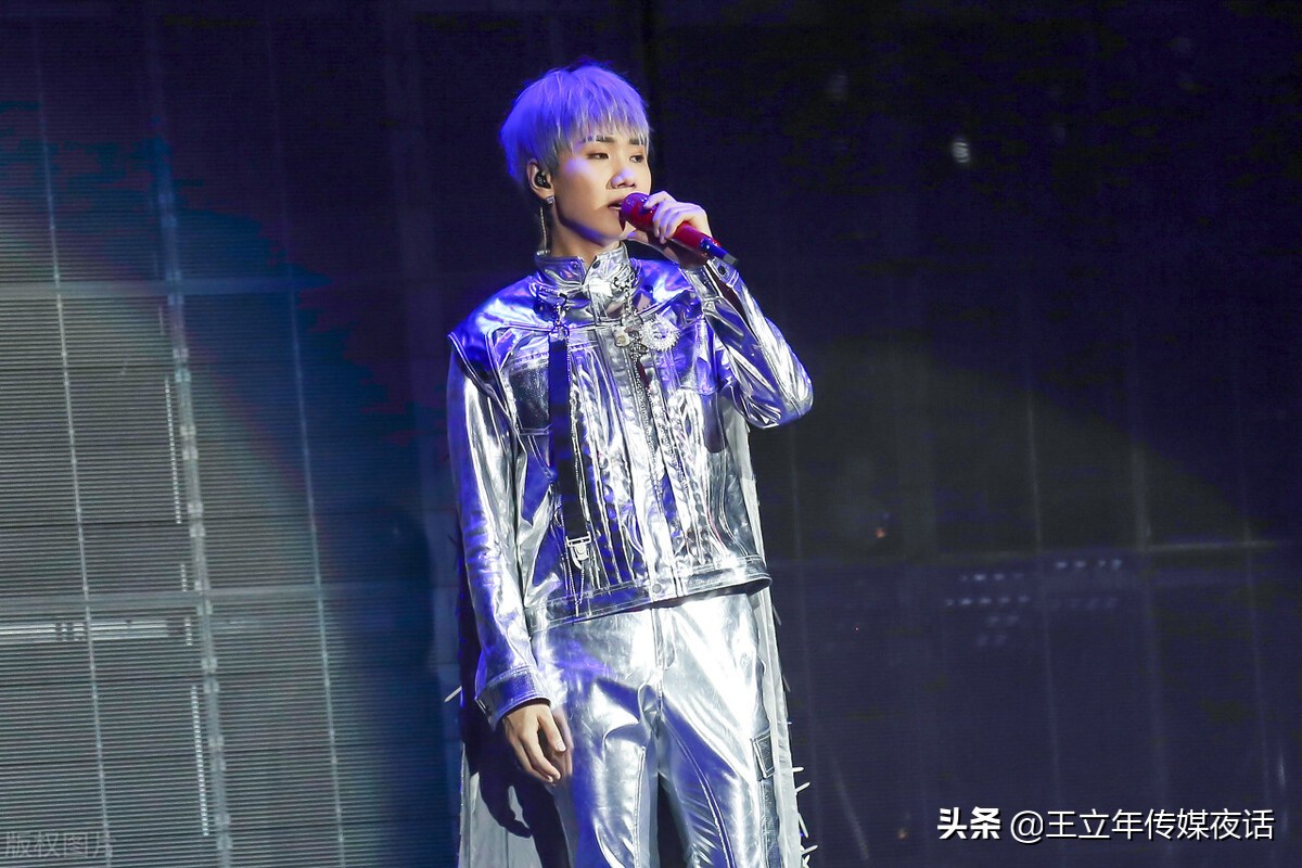 汪苏泷弗斯特专辑销量,汪苏泷微微一笑很倾城领奖现场