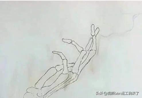 美术大佬画了一只手，点火后不相信自己眼睛，究竟是什么原理