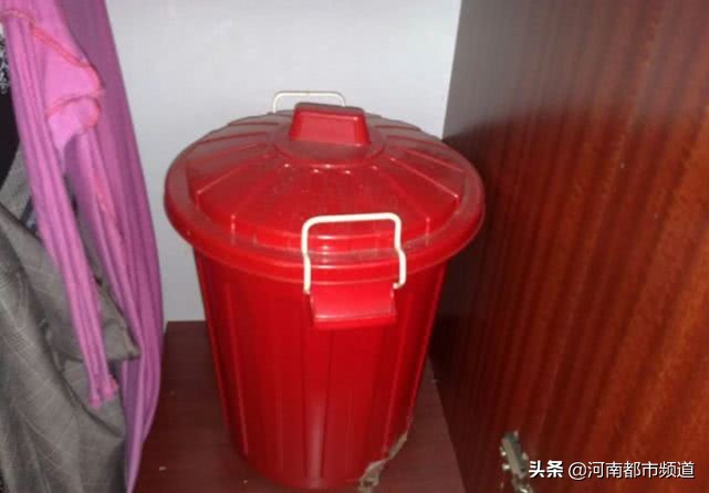 她生12个孩子全部夭折,她10年生下6个孩子