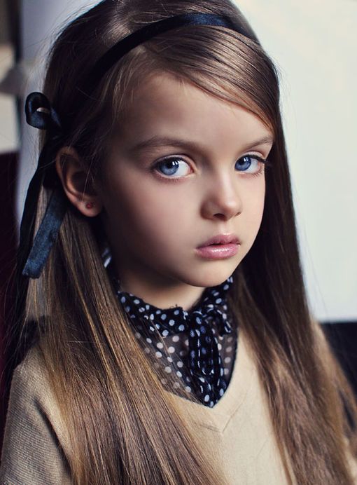 只说奥莉像洋娃娃，你一定没见过“俄罗斯真人芭比”库尔尼科娃