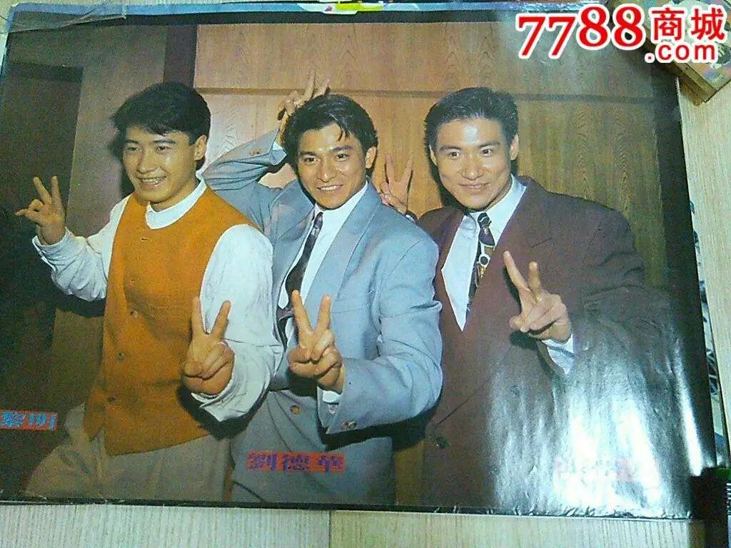 香港无人街头，许冠杰开了场一个人的演唱会，255万人观看！