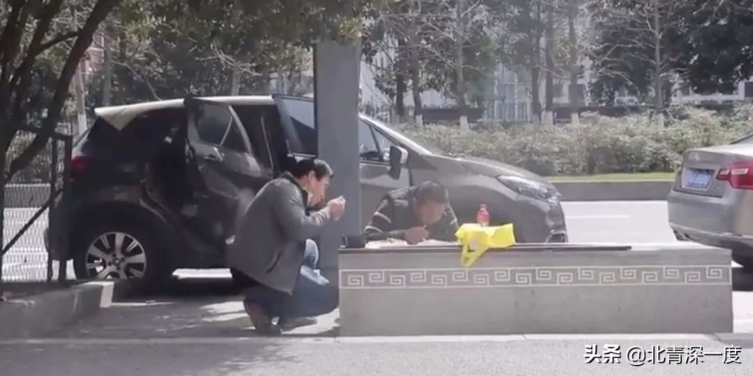 河南兄弟武汉“淘金记”:在雷神山干杂活,到隔离酒店当保洁,一月赚回两万五