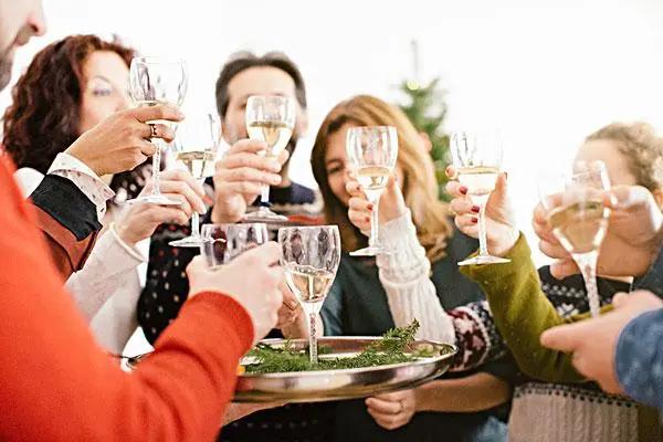 初一英语自我介绍模板,小学生英语自我介绍模板