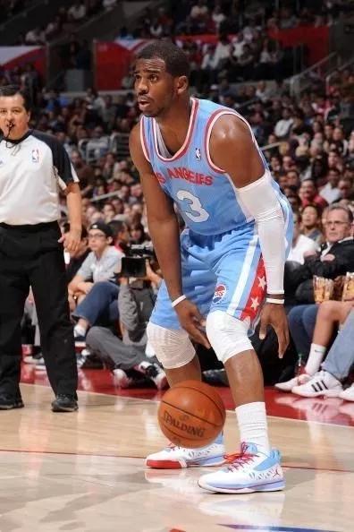 威少2代和1代的区别,保罗12代和威少