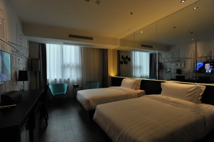 浜斾竴閽滄儬闇囨捈鏉ヨ,闇囨捈鏉ヨ鍏ㄥ満浜旀姌