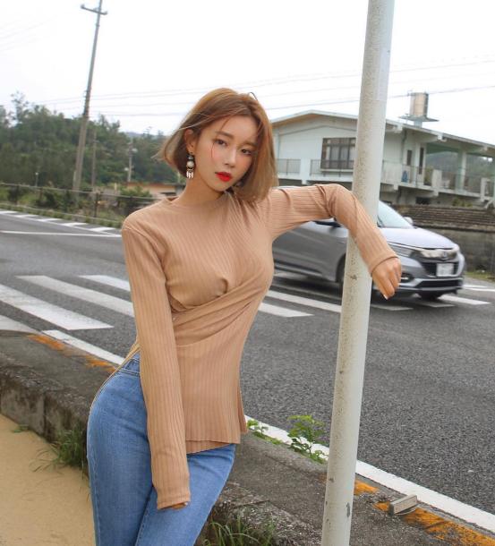 韩国女生衣服基本全是包臀裙,韩国女性冬天穿搭包臀裙