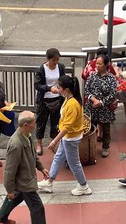 搞笑GIF段子：编辑这锅台是不是为了录视频还擦了擦？唉呀妈呀