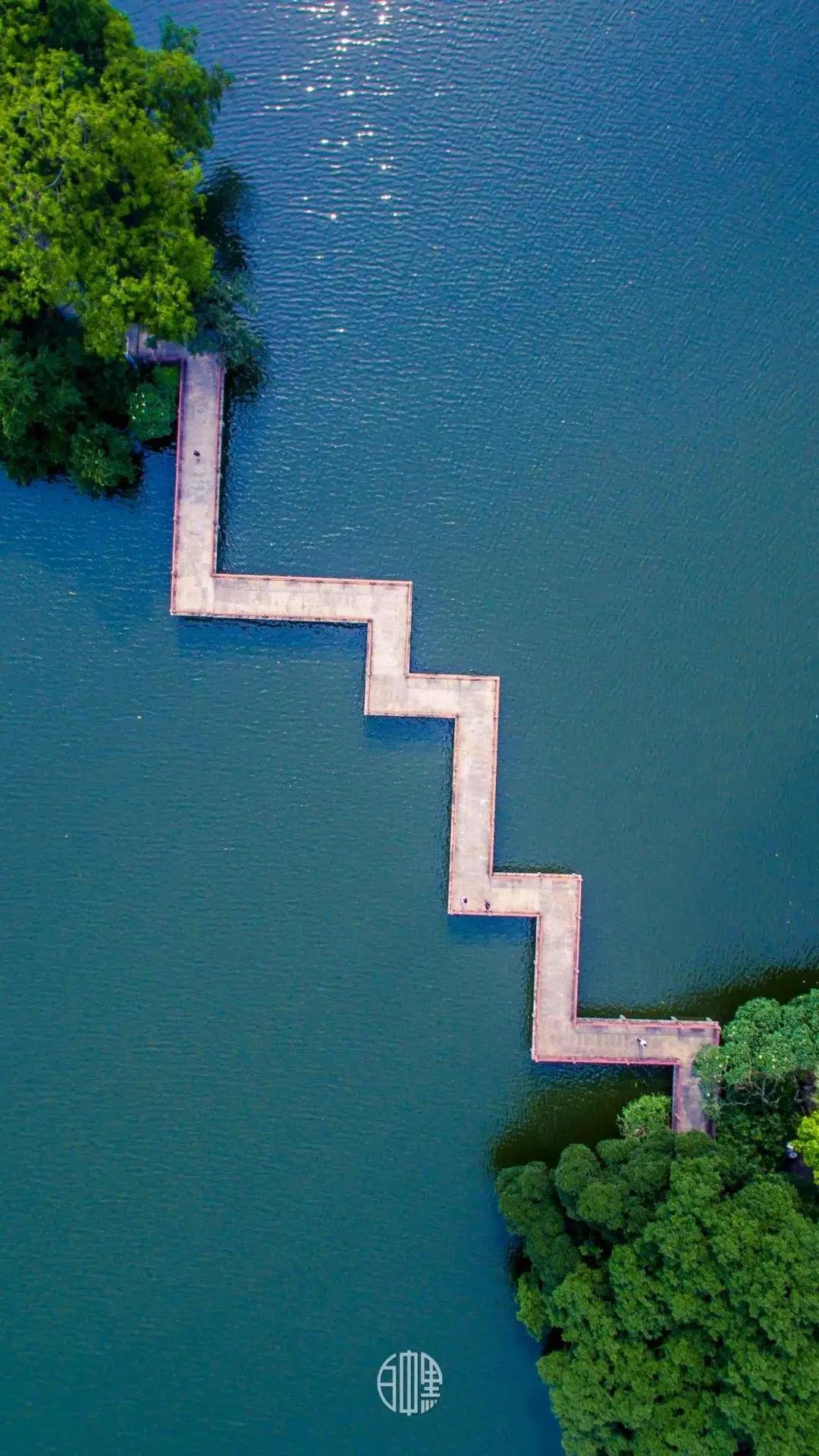 给自己女爱豆生日祝福语,给爱豆四字生日祝福语