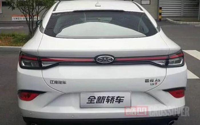 江淮嘉悦a5车身设计都是模仿谁的,江淮大众嘉悦a5和玛莎拉蒂