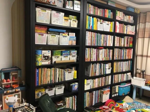 书柜开放式好看还是有门好看,书柜选开放式