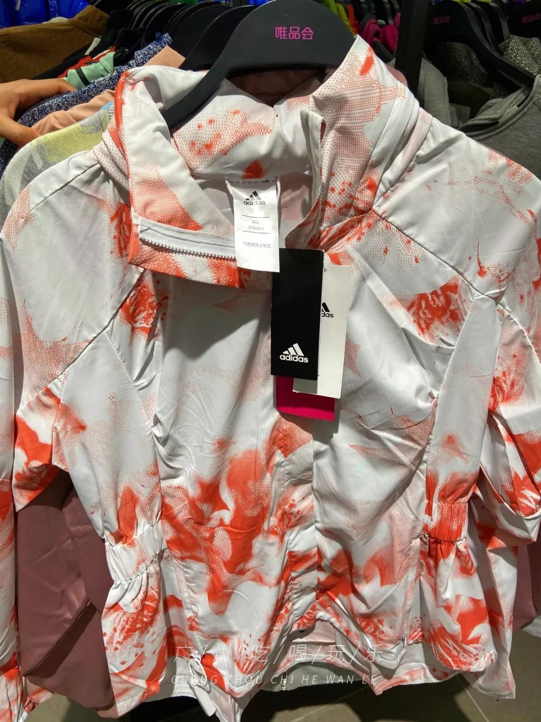 2折买NIKE!唯品会线下店打折!PUMA、Levis、大牌通通白菜价!