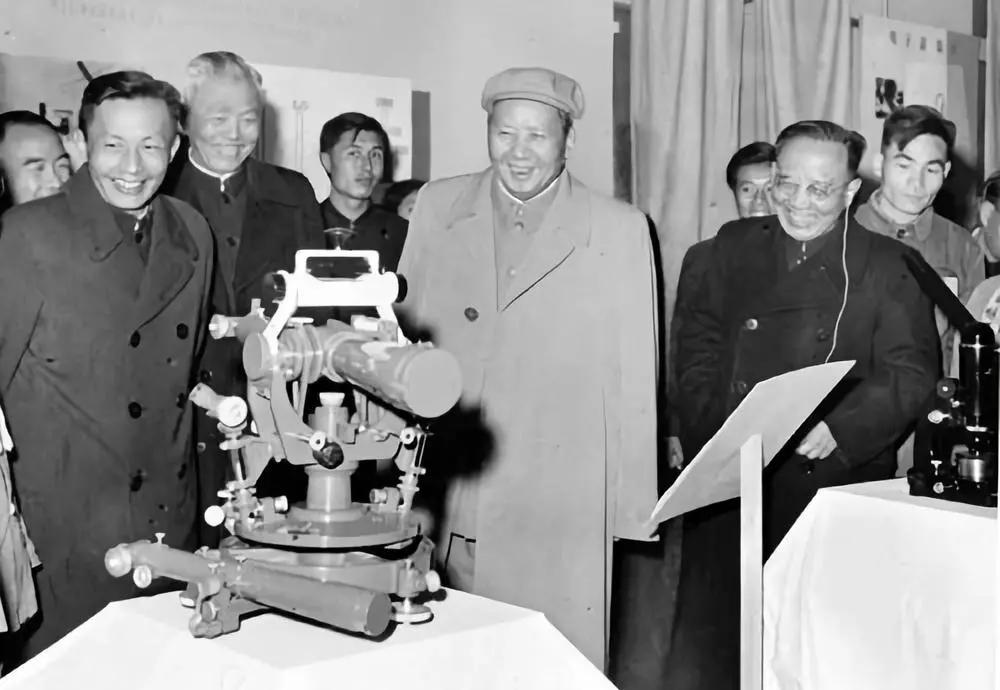 126张照片缅怀毛主席一生!