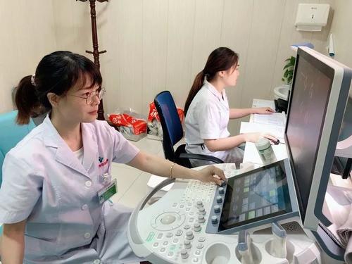 女性月经异常，出现痛经、情绪差，千万别忽视，可能是这一种病