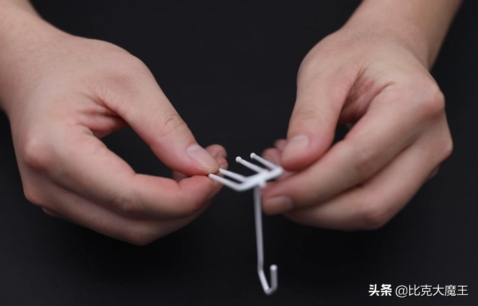 快速剥瓜子皮方便方法,用夹子剥瓜子小妙招