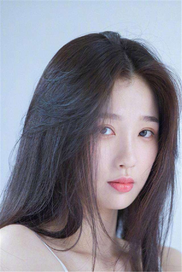 虞书欣纯欲风穿搭,虞书欣新造型粉色衣服头发怎么弄