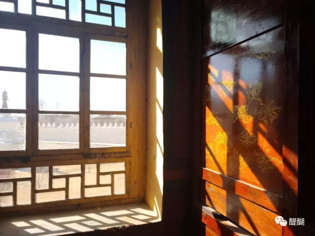 西藏红墙寺庙,西藏寺庙