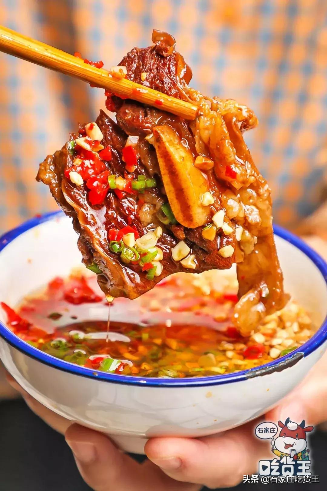 网红“爸爸”终于来了!1分钟就能吃的牛排火锅,连锅底都有肉