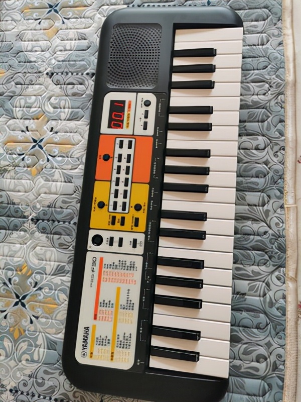 雅马哈pss-f30教程视频,雅马哈pss-f30电子琴开箱介绍