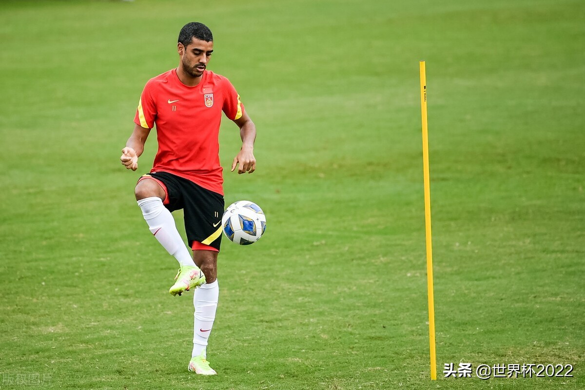 国足第二堂训练课,阿兰国足训练