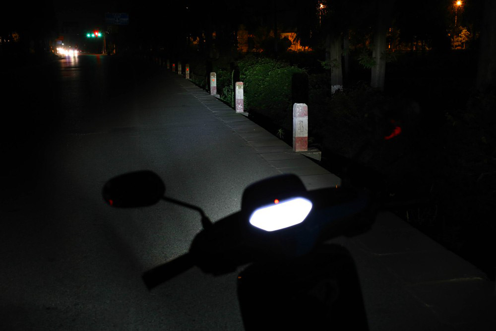 小牛最新电动车测评,小牛军绿色经典款电动车