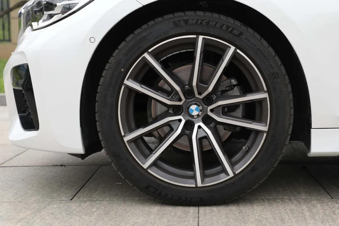 宝马3系最便宜的一款落地多少钱,宝马3系最便宜的成交价