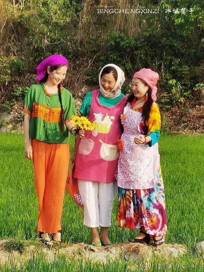 做把“村姑”，走进海南灯火灿烂的火龙果园