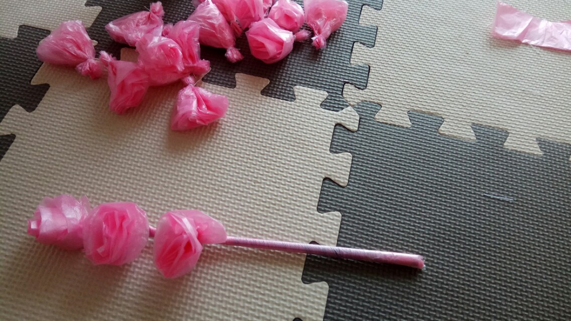 diy手工制作花垃圾袋,一次性筷子做玫瑰花花篮