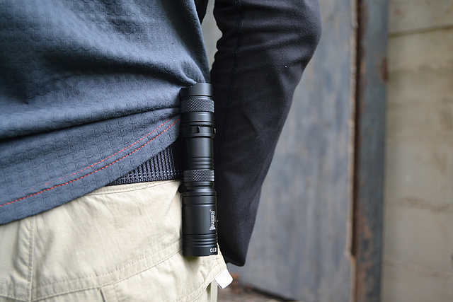 务本e10强光手电测评,务本a1手电筒评测