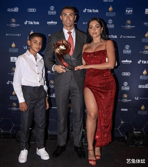 尤文图斯乔治娜c罗,尤文夺冠庆典c罗