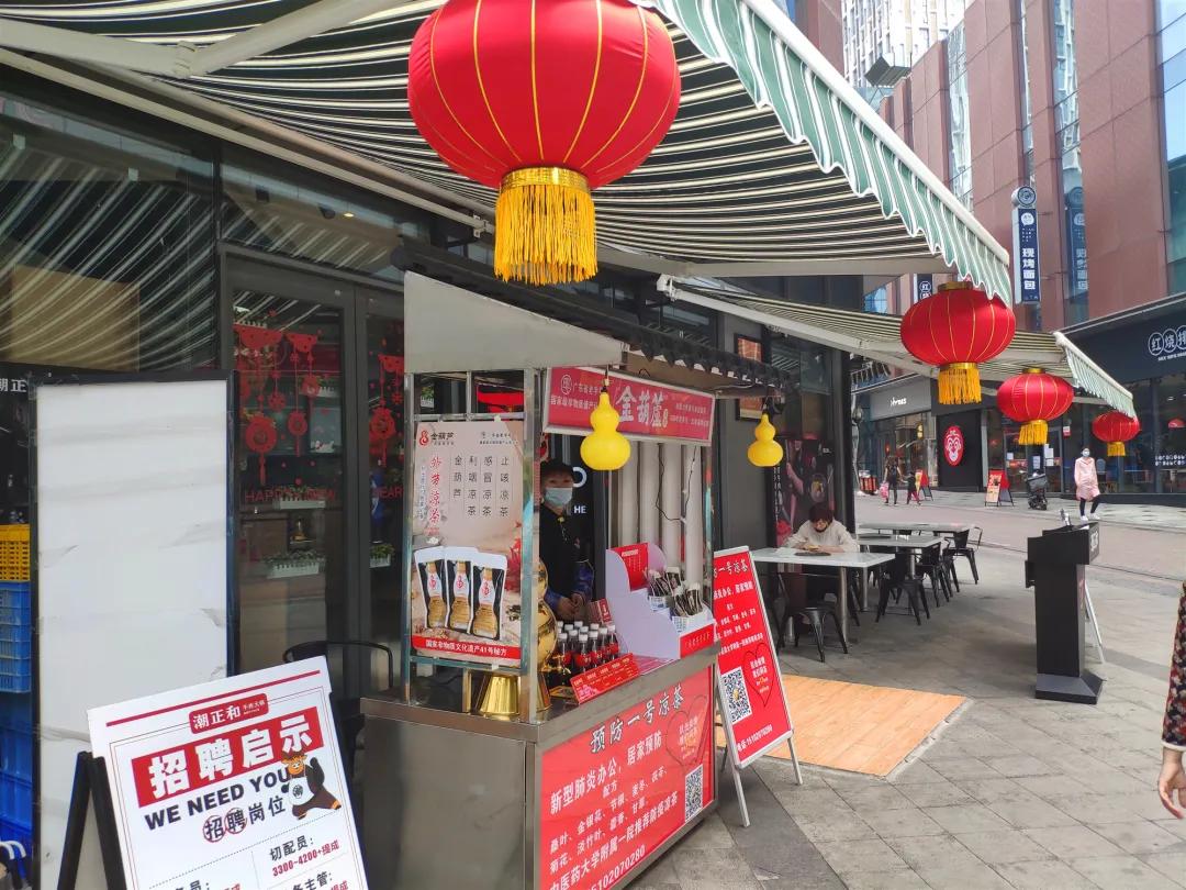 小编探万博|走近战“疫”下的万博百态