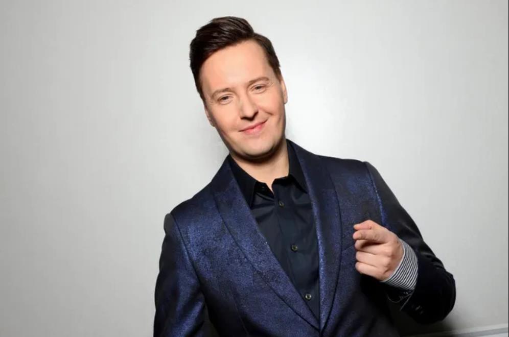 还记得俄罗斯海豚音王子维塔斯吗，消失近10年，他在做些什么